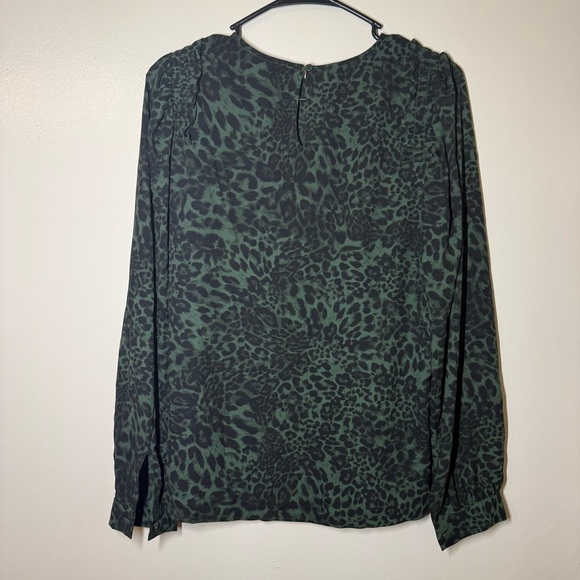 Lark & Ro Dark Green Cheetah Print Long Sleeve Blouse - Picture 2 of 4